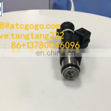 Fuel Injector For Peugeot 206 307 406 407 607 806 807 Expert OEM 01F003A, 1984E2, 348 004, 75116328, 0 280 156 328