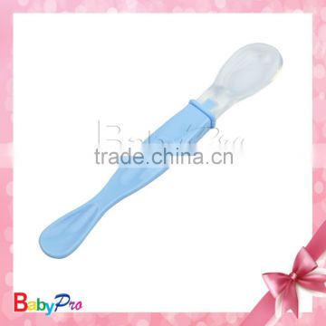 China manufacturer high quality eco-friendly material hot sell baby spoon baby feeding silicone spoons