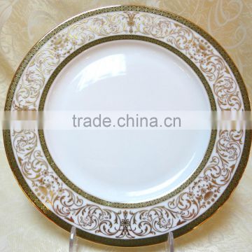 Porcelain dinnerware with exquisite lines