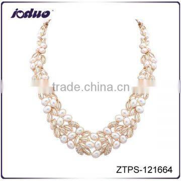 European Fashion Leaves Design Pearl Necklace