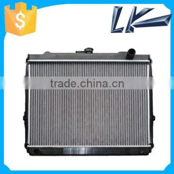Auto Spare Parts Car Radiator for Toyota Hilux 22R 16400-35370