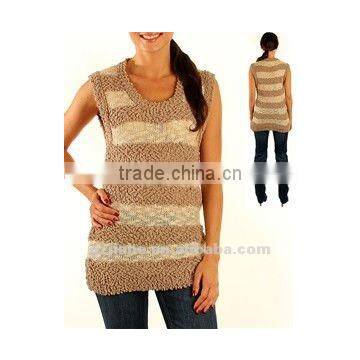 2012 sleeveless brown/black knit V-neck top with tool ruffle trim
