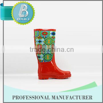 2016 Latest design High quality Cheap plastic boots for woman