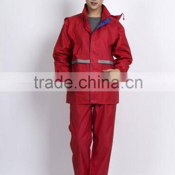 Antistatic reflective raincoat