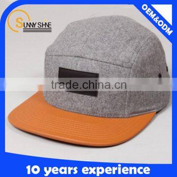 Customized Flat Brim Snapback Caps Faux Leather Plain Snapback Caps Wholesale