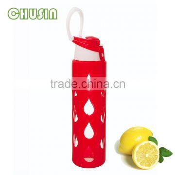 cheap but high quality glass water bottle with colorful silicone sleeve