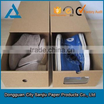 Cardboard carton box for shoes packaging