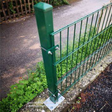 green temporary fence