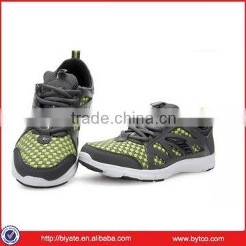 Men's Breathable Lattice Casual Woven Overshoes Outdoor Sport Shoes