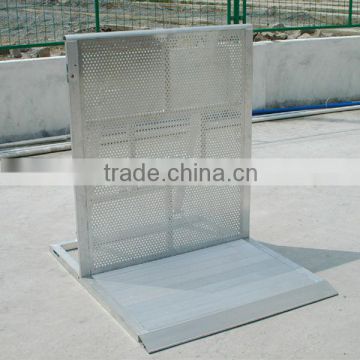 Foldable usded aluminum crowd control barrier for horse racing