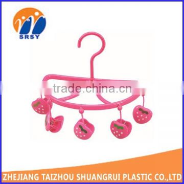 plastic clothes hanger rack with clip cloth