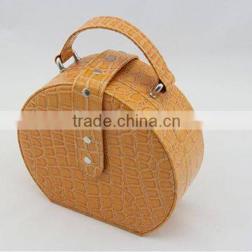 Leather convenient carried cosmetic/jewelry collection gift box supplier