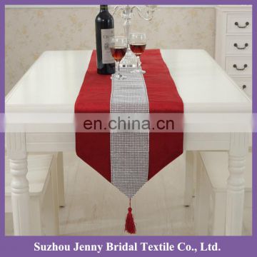 TR064A wholesale silver diamante studden red plaid polyester fabric thick satin table runner
