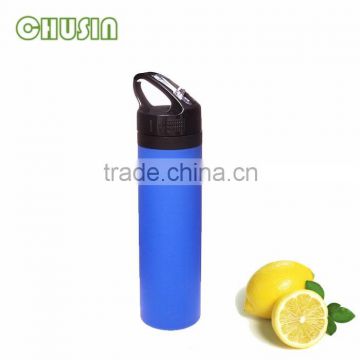 Outdoors water bottle food grade silicone water bottle with handle and straw