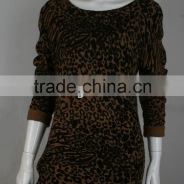 Ladies' scoop neck long sleeve pullover knitted sweater with piece dyed & leopard print