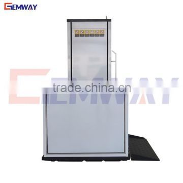 Vertical hydraulic wheelchair lift for disabled people