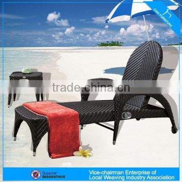 High quality rattan leisure recliner beach lounger with wheel