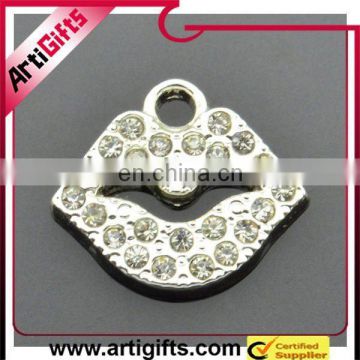 fashion alloy lip pendant with rhinestone