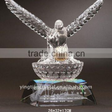 Luxurious crystal glede trophy