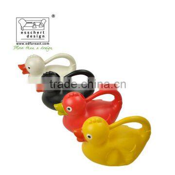 plastic duck shape watering can 1.8L