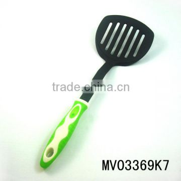 NYLON KITCHEN TOOLS WITH PLASTIC HANDLE/SLOTTED TURNER
