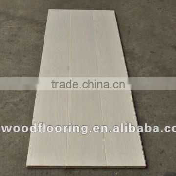 Multilayer engineered white stained oak wood flooring
