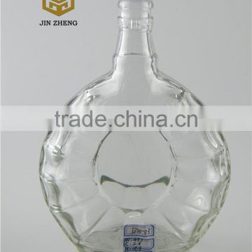 flat glass whidkey bottle 500ml with embossment for sale made in china