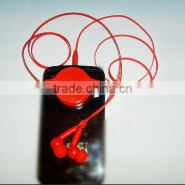 high quality cute retractable earphone design for media player