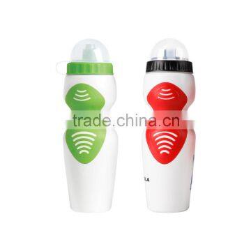 2016 top grade BPA FREE PE sports bottle with silicone sleeves