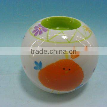 Round ceramic candle holder