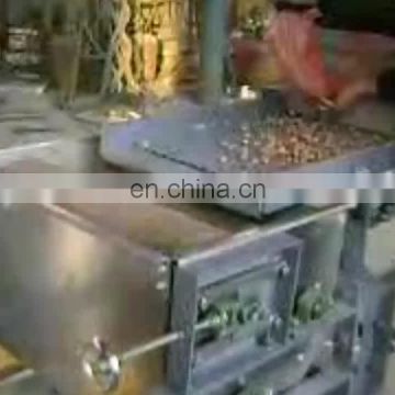 Factory price roasted peanut kernels halving machine