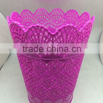 Hollow out plastic fire retardant trash can