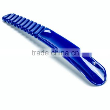 9.5 Inch Ribbed Grip Plastic Shoehorn