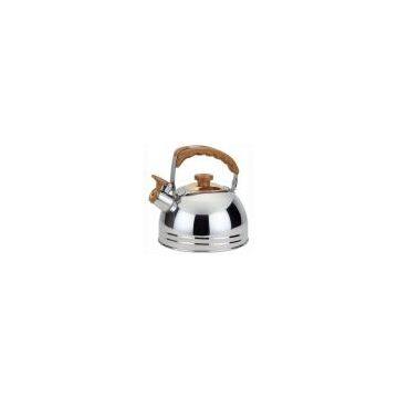 wihistling kettle with wooden handle and knob