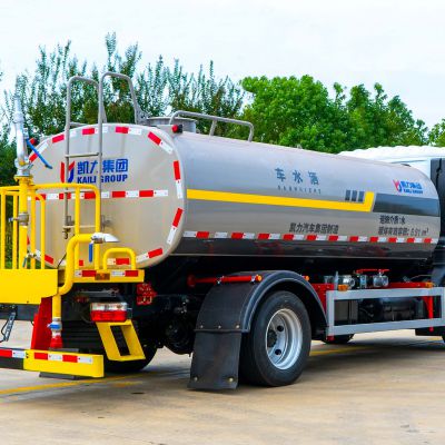 HOWO/Sinotruck 4X2 4X4 6X4 6X6 8X4 10m3 20m 30m3 Truck Mounted Spray Milk/Water Tanker Truck Price for Sale/Water Truck/Used/New