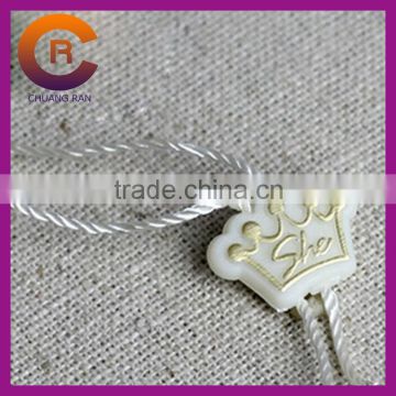 White crown shape cheap made custom plastic tag rope
