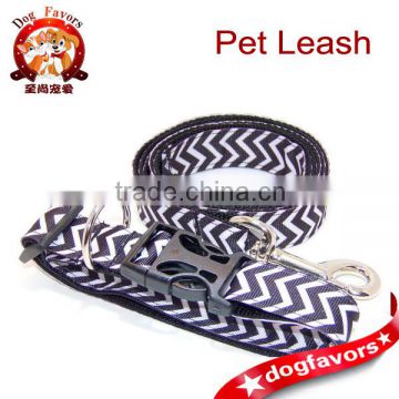 white pet leash & adjustable collar set. 12-20"
