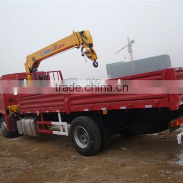 sinotruck lorry-mounted red crane truck exporters ZZ5323JQZ25U5