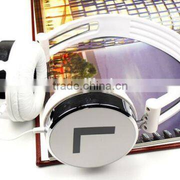 High quality wired cheap earphone with mic