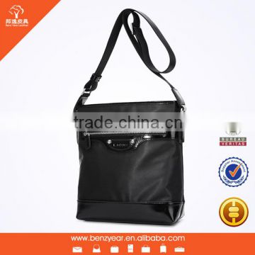 The Same Front and Back Side Black Color Waterproof Nylon Leather Messenger Bags for Men