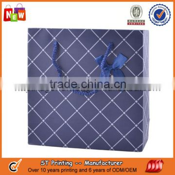Customized pantone color printing paper bags with plastic handle