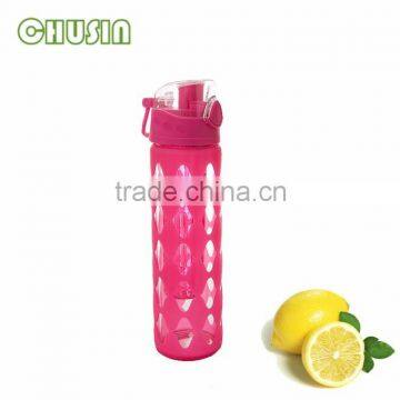 glass sports water bottle with food grade silicone sleeve and PP lid and handle