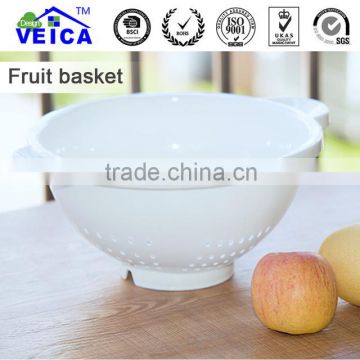 White plastic colander strainer sieve kitchen fruit and vegatable basket
