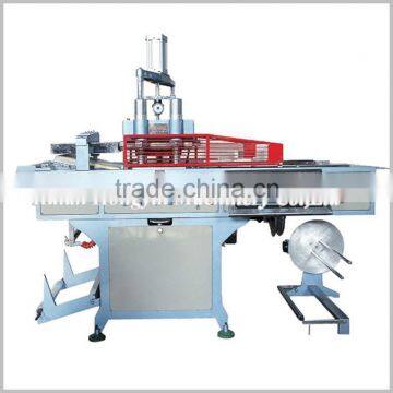 Automatic plastic forming machine for produce plastic cake box