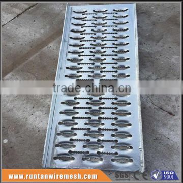 Hot dipped galvanized Diamond Safety perforated diamond safety grating (Trade Assurance)
