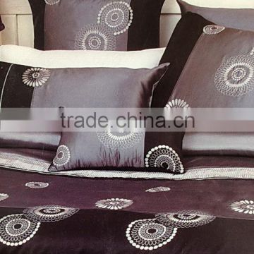100% polyester taffeta duvet cover set with embroidery