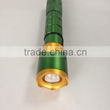 3W zoomable flashlight with glass breaker
