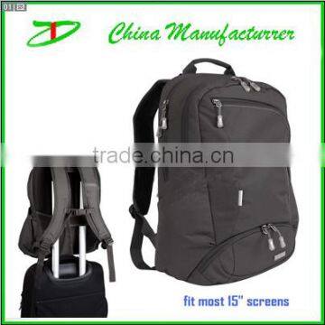 Laptop backpack with sternum straps to stabilise on a luggage
