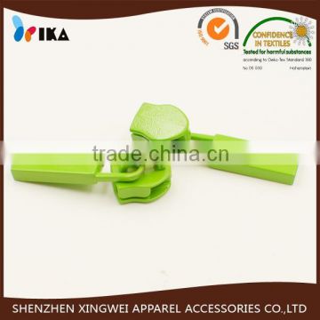 painted green color metal zipper puller for clothes