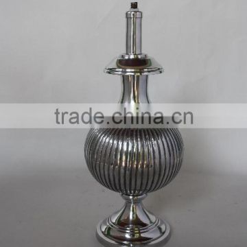 Cast metal Lamp with Center ball in Emboss lines made in aluminium Also available in Mat Finish